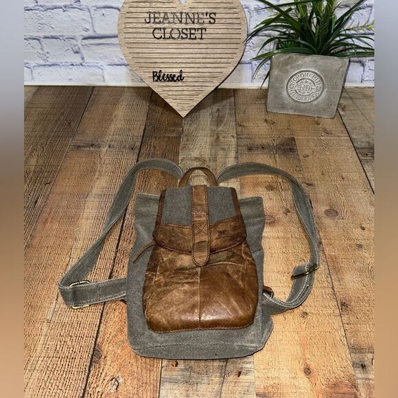 CarraigDonn Irish backpack Purse leather - Picture 1 of 15